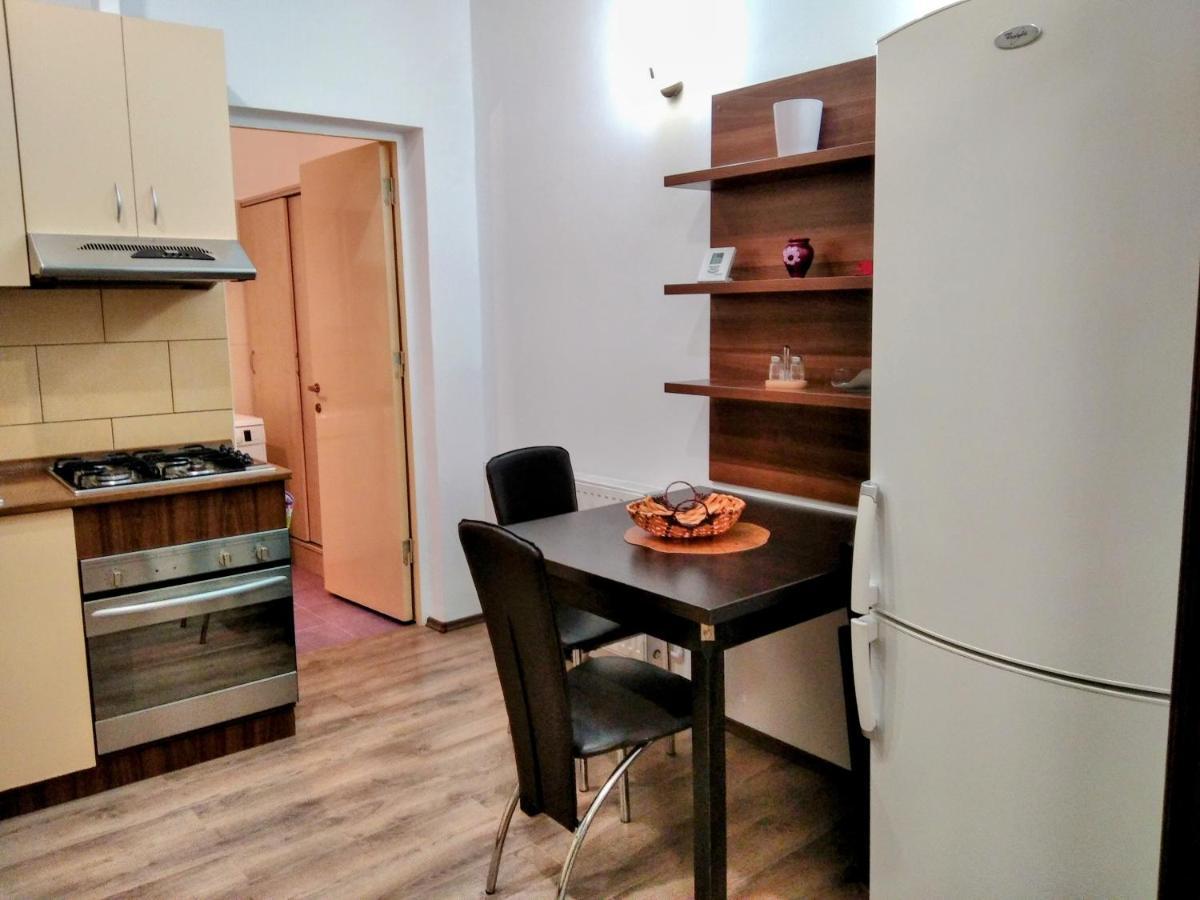 Lovely Central Apartment Brasov Exterior photo
